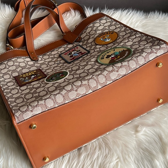 💰SOLD - CG974 - Disney X Coach Field Tote 40 in Signature Textile Jacquard - Picture 8 of 16